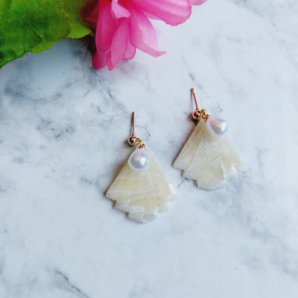 OpalGlaze Quartz Clay Earrings Sparkly White Seashell Faux Pearl Hand cr…
